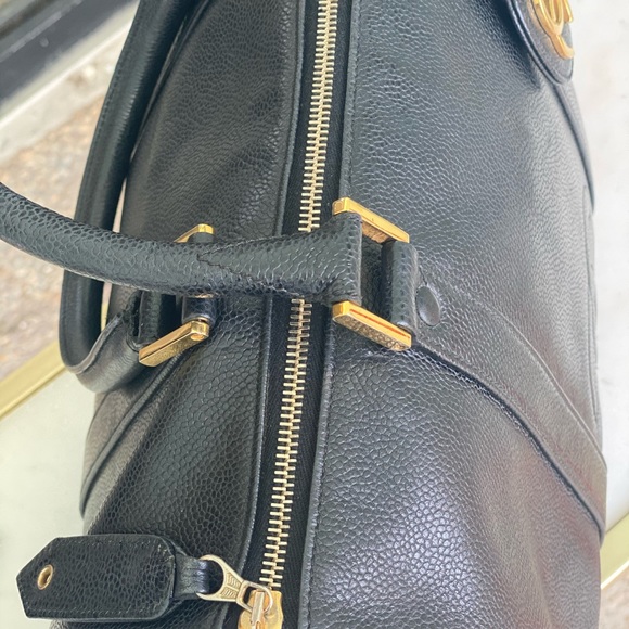 🚫SOLD🚫Authentic Chanel Caviar Vintage Boston Bag - Picture 6 of 13